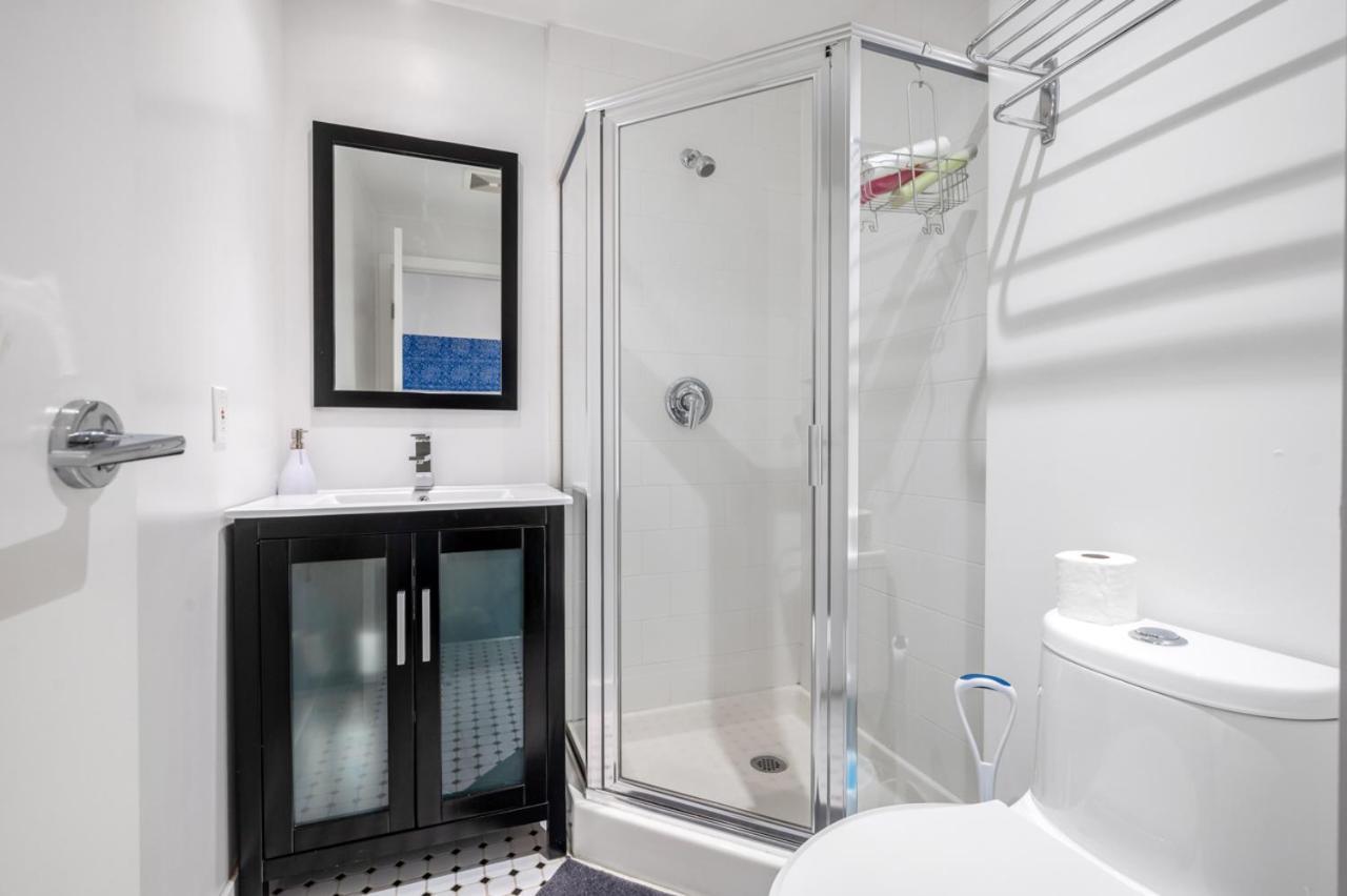 Bright 2 Bedroom Condo Downtown With Free Parking Vancouver Exterior foto